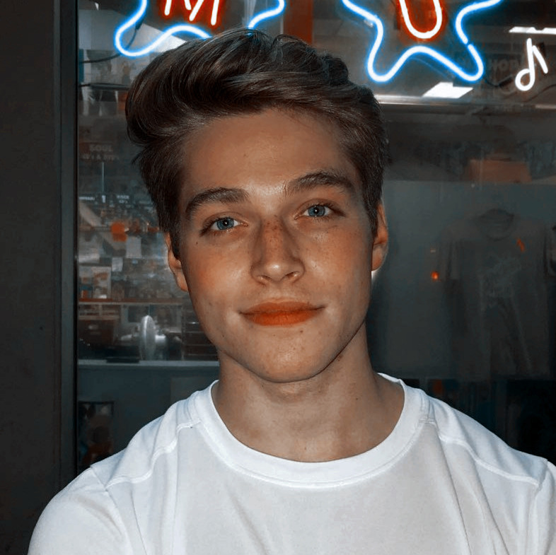 Voir un profil - Avery Langford 8575630f14ab476a1b7d3c5a84632b4546a7ef97