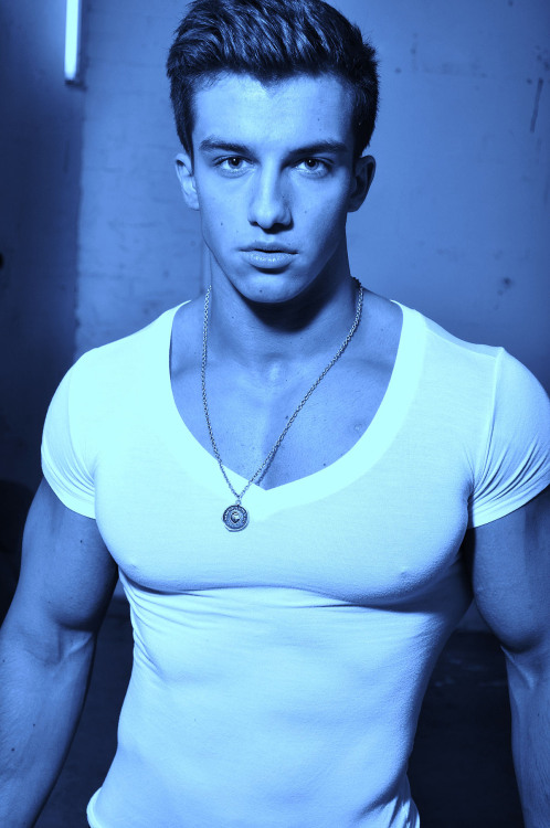 jezebelsboys:  💕JEZEBEL SPECIAL EDITION💕*YOU SAW IT HERE FIRST*Hot fitness model from Germany gets exposed. The last picture on this post is how he looked when the video was shot at the time –(might have to remove this soon)Watch the video here. 