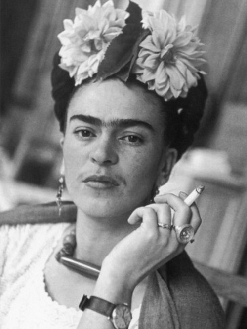 erminaguill:    Frida Kahlo de Rivera born Magdalena Carmen Frida Kahlo y Calderón; July 6, 1907 – July 13, 1954) was a Mexican painter who is best known for her self-portraits. Hace 108 años nacía la valiente y hermosa mujer que me inspira todos