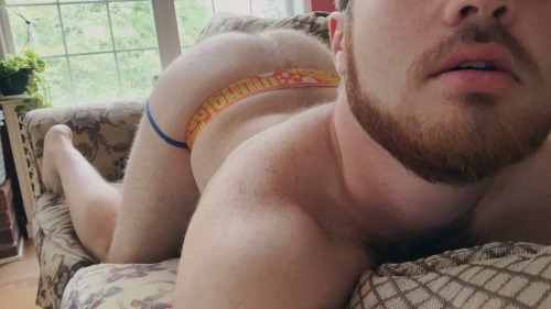 bearded-dad:  💅🏻Somebody point me to the best ass eater💅🏻 