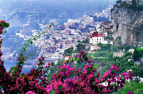 allthingseurope:   	Positano, Italy (by Debbie Sabadash)    	 