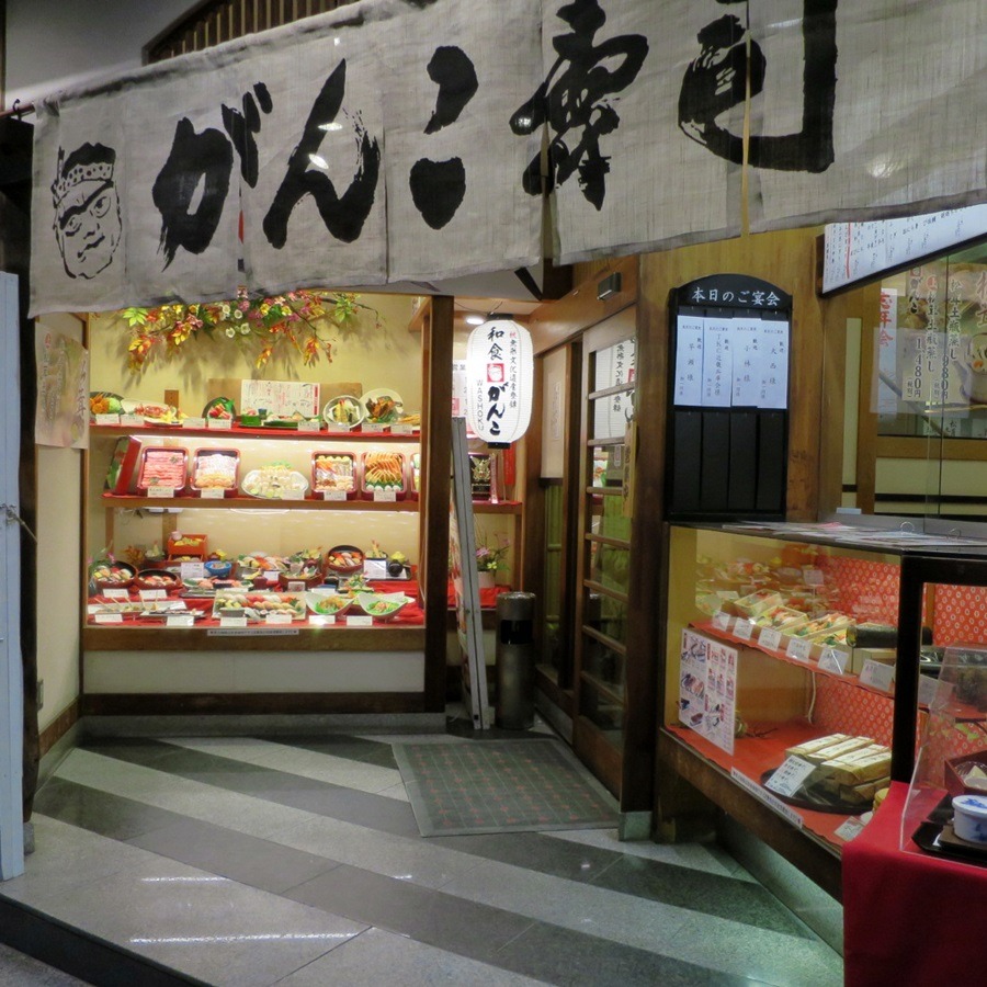 kumako365jp:  just a little walk at night 