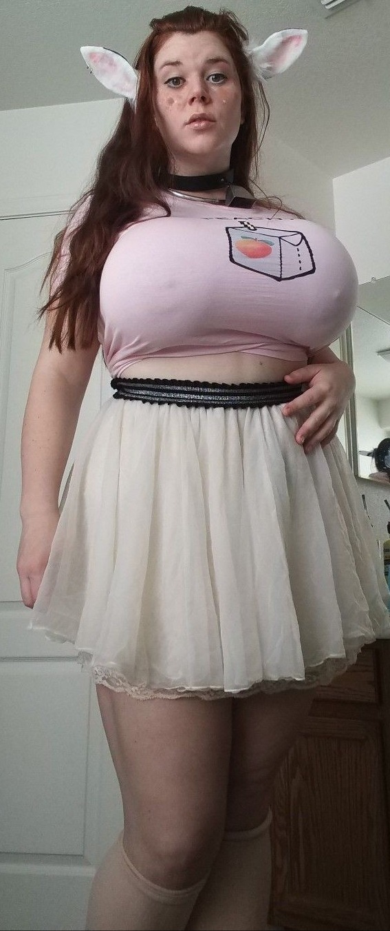 milkjunkie13:  titties-n-cocks-universe:  bestbbw666:    Fuck look at those areolas