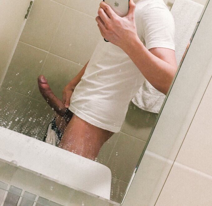 hkspycam:  gaymenhk:屌好撚正  完美長弧
