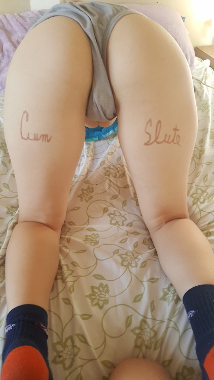 bunnyfufu111: More fun with henna. Yes it’s low enough that it shows if I wear a short dress o