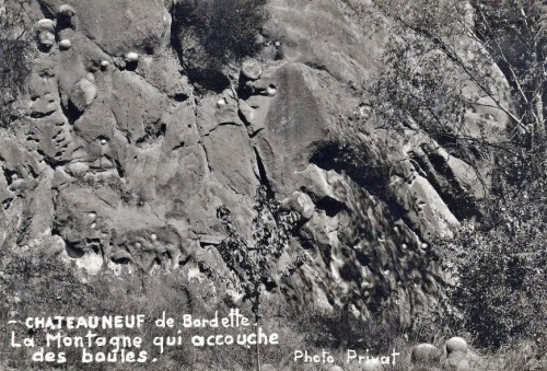 Porn Pics A  Châteauneuf-de-Bordette (Drôme), il