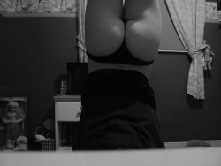 ciigarette-smoke:  i like this pic don’t judge