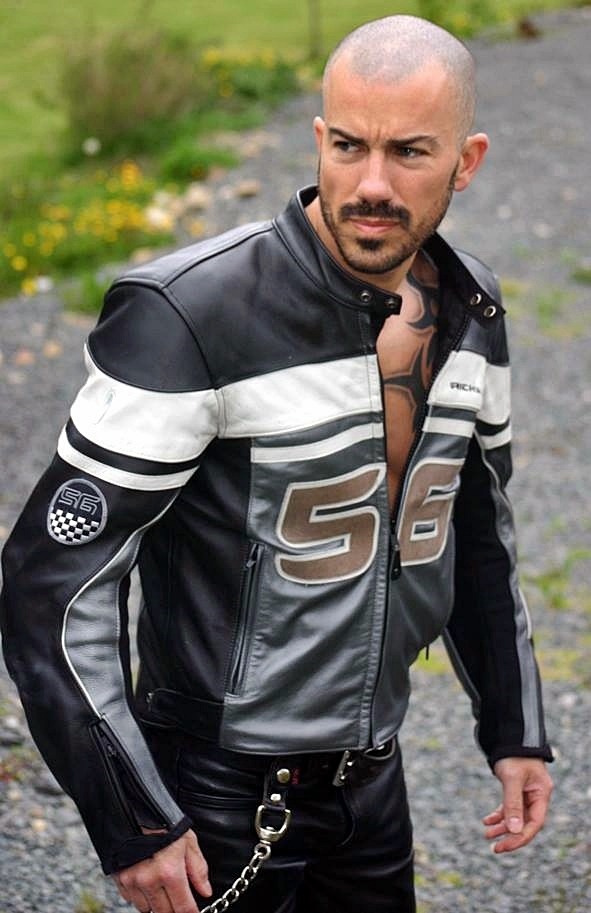 punkerskinhead:  cigartop:Tristan Sunday, 28th of April, Tristan, 37yo from Saint