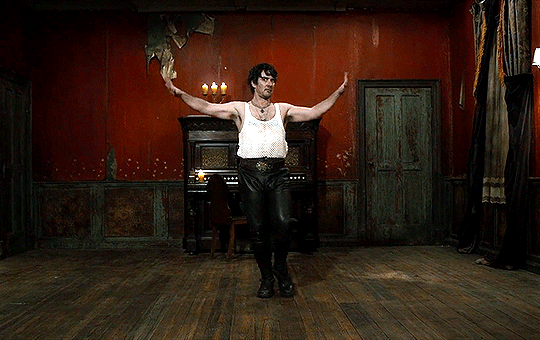 thevelvetgoldmine:WHAT WE DO IN THE SHADOWS (2014) dir. Taika Waititi, Jemaine Clement