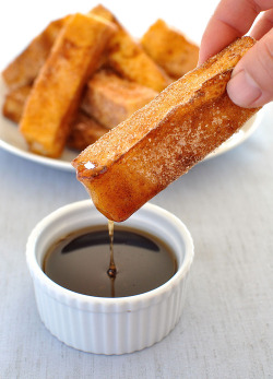 verticalfood:  Cinnamon French Toast Sticks