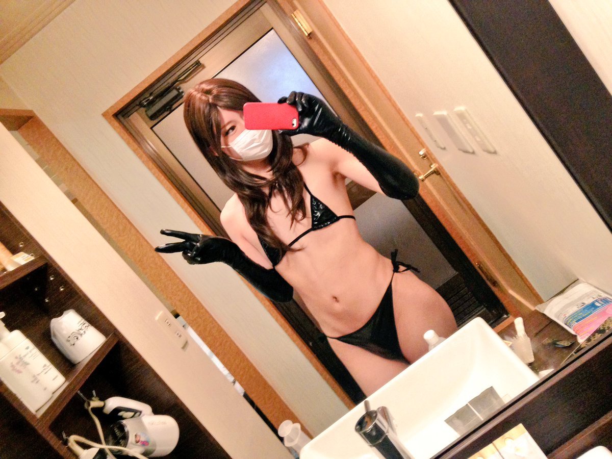 xmikucd:  Enamel Long Grove, hold-ups and bikini♡♡♡