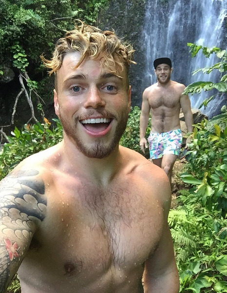 hotfamousmen:    Gus Kenworthy and Matt Wilkas  
