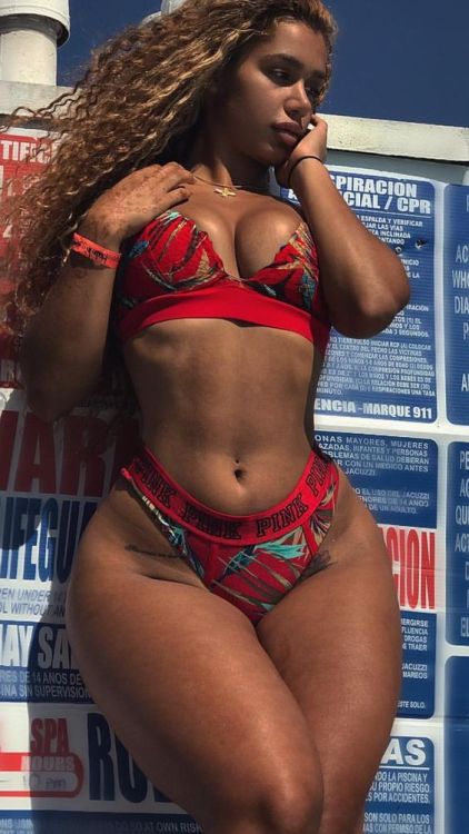 oohh-thickness: Can she be real???