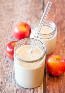 vegan-yums:  Spiced Apple Pie Smoothie (vegan,