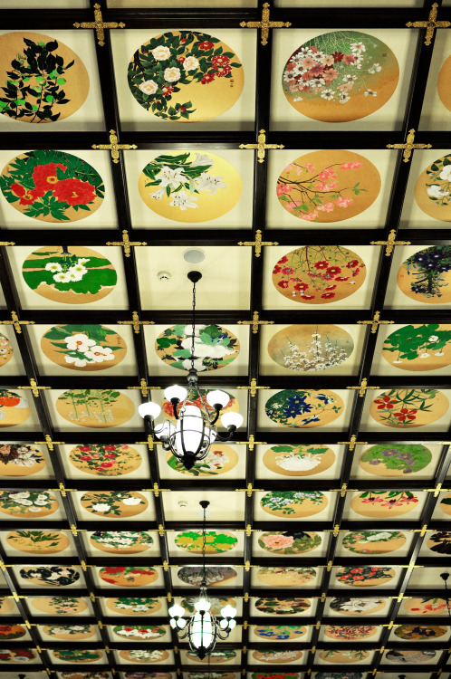 japaneseaesthetics:Ceiling in a main room of the Aoyama family House, Otaru-city, Japan.. Photograph