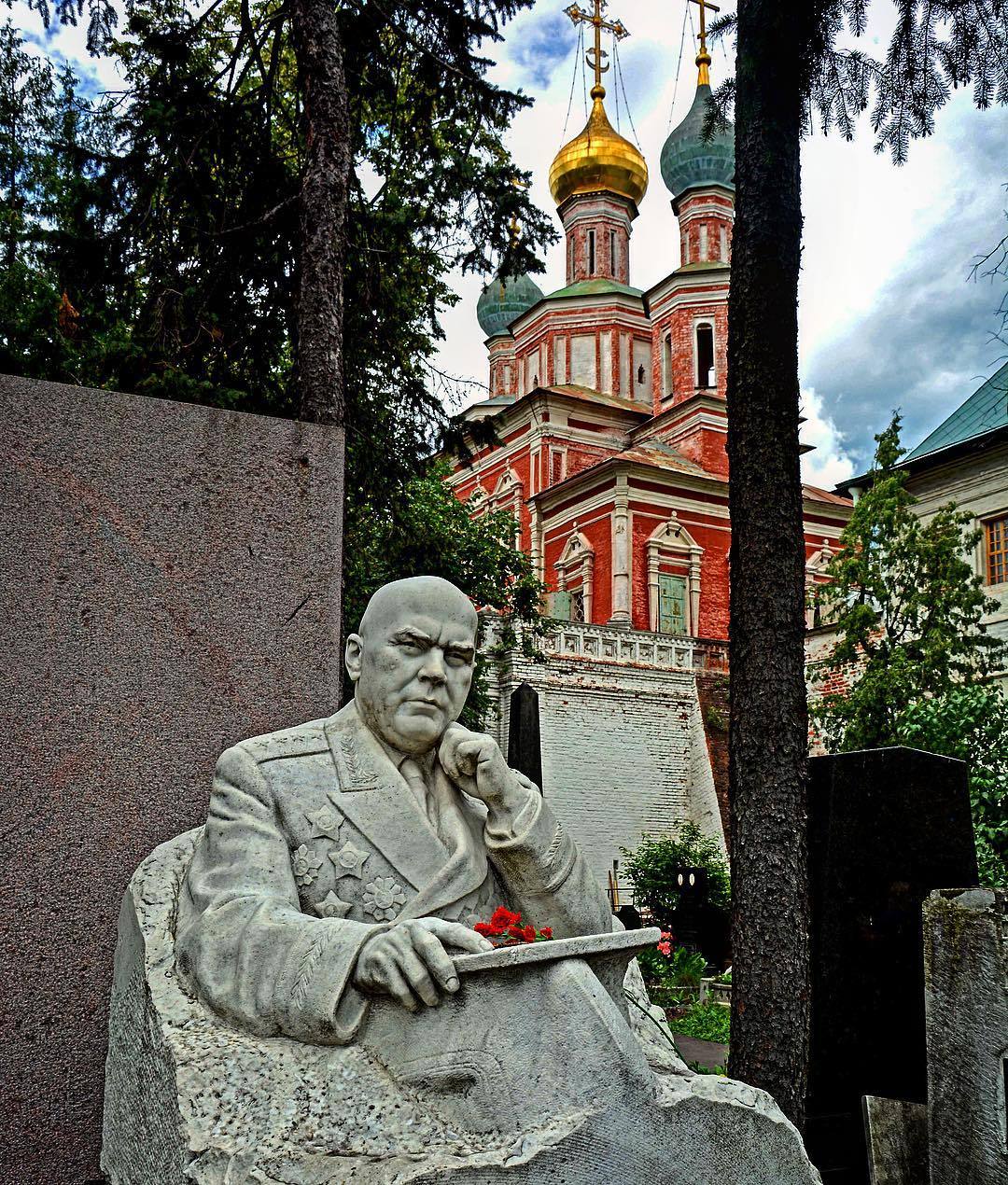 dannyhellman:  Novodevichy Cemetery, Moscow  #cemetery #cemetery_shots #cemeterylovers