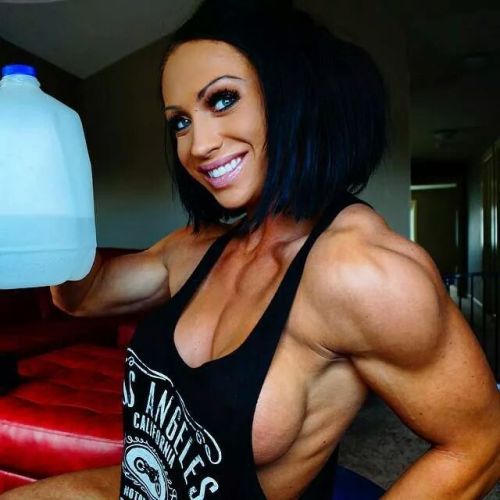 loveoffemalemuscle:  Brooke Black