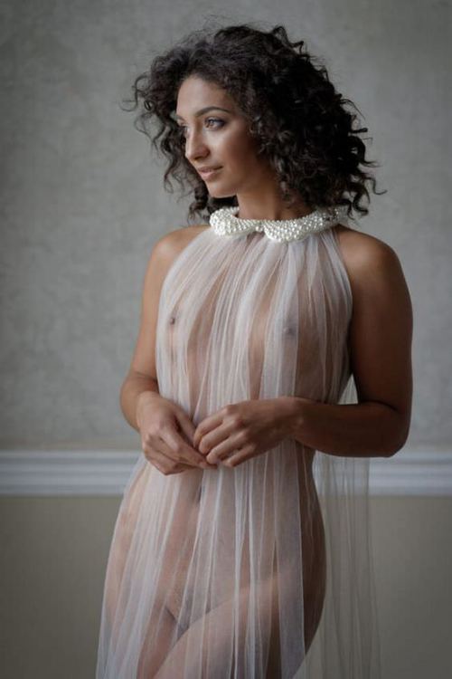 exisexyoutfit: lilybobb: Underwear is so overrated  Half dressed is the new naked    