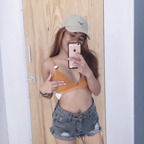 gorgeoussgbabes:Is my boob and nip ok ? Credit: sxxxextxuxnx