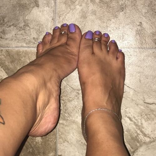 tiffnyztoez: #TiffnyzToez #purple #toes