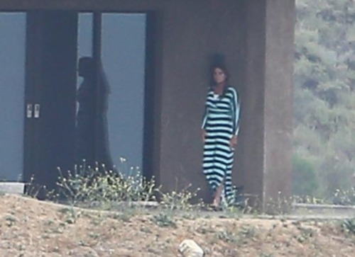 teaforyourginaa:  norisblackbook:  Bruce sashaying around his palace in the Kardashian Kollection 2015 Resort Wear Line. Slay fam!  *Berlinda *her