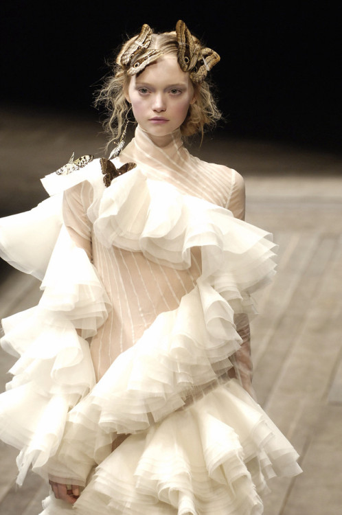 attackoftheclothes: Wedding Dress for Amita FontiAlexander McQueen, Fall 2006