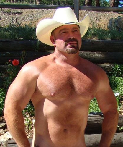 barebearx:  sdbboy69:  Love Joe Whitaker Want to see more? Check out my archive at http://sdbboy69.tumblr.com/archive  ~~~PLEASE FOLLOW ME ** ~ ♂♂ OVER 33,500 FOLLOWERS~~~~~~ http://barebearx.tumblr.com/ **for HAIRY men & SEXY men** http://manpiss.tum