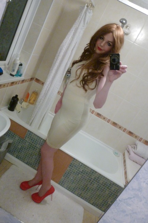 lucy-cd:  Pictures  New Dress, looks beautiful <3  So sexy my dear