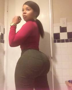 herd21:  thicksexyasswomen:  Nice  Beautiful