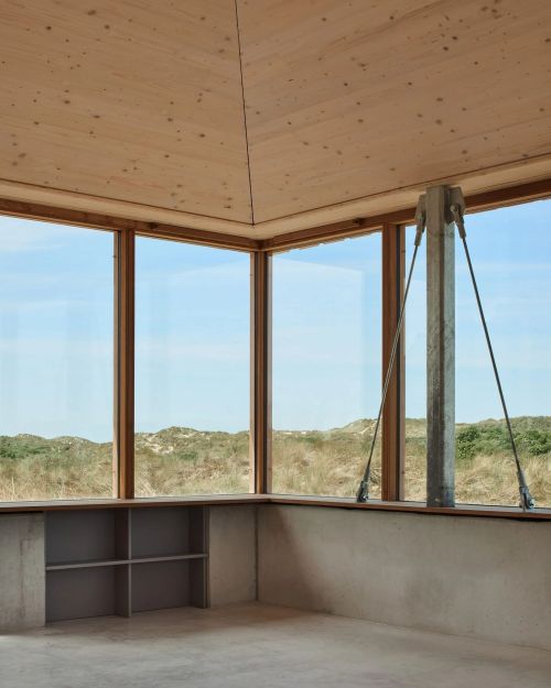 house in the dunes ~ unknown architects | photos © mwa hart nibbrig