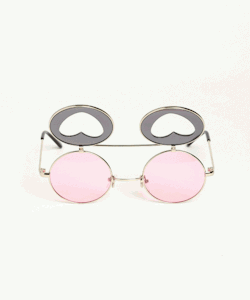 storenvy:  Heart Flip Sunglasses, the perfect summertime eye candy.