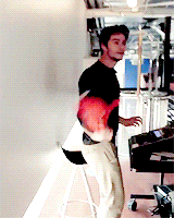 lydiastiliskis:I do a lot of weird things, a lot of weird movements.