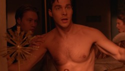 shirtlessthomas:  Chris Wood shirtless in Supergirl 2-16 “Star-Crossed”