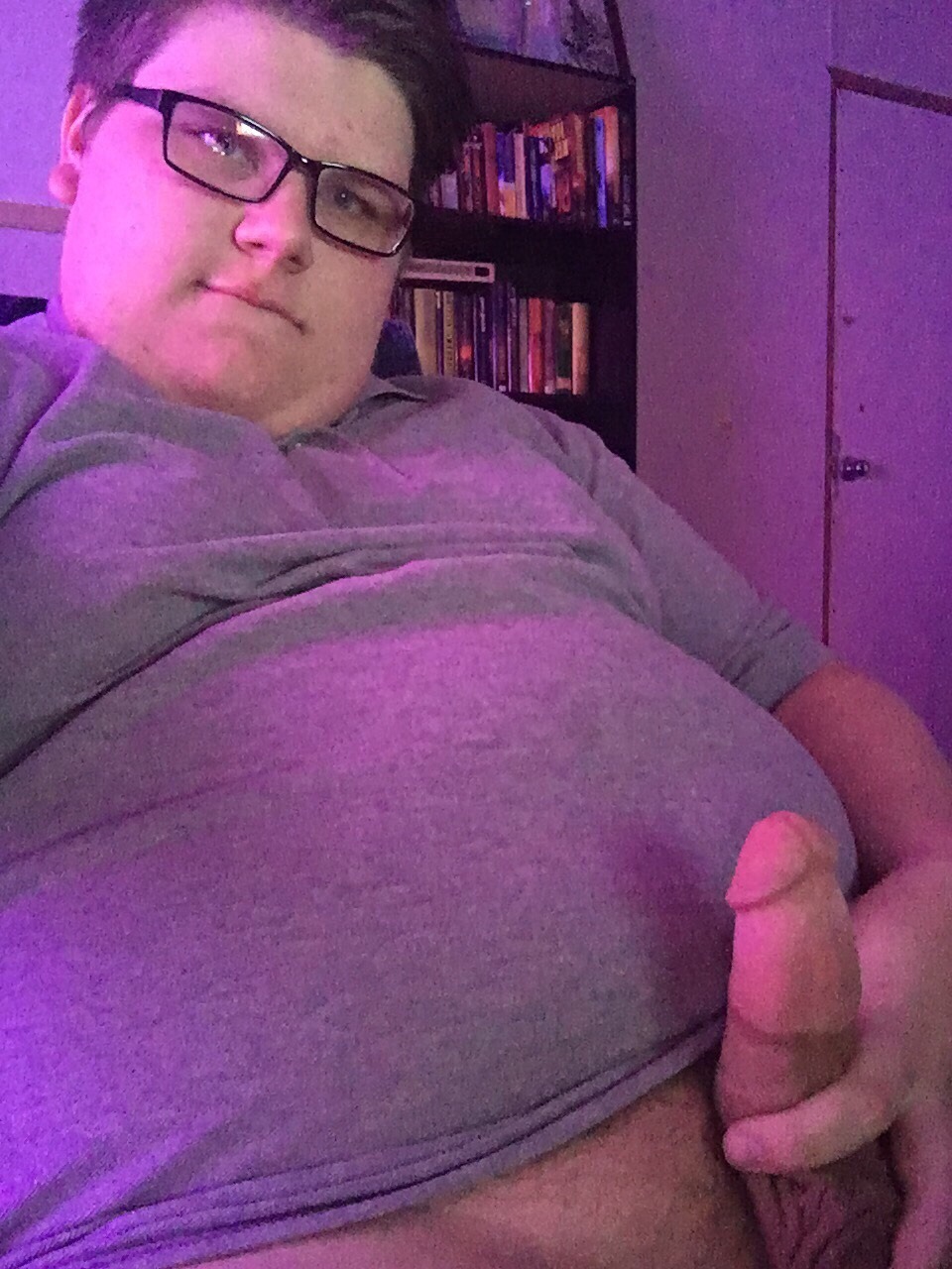 adam-and-chubs: Adam-and-Chubs #73  https://amadorboy18.tumblr.com 