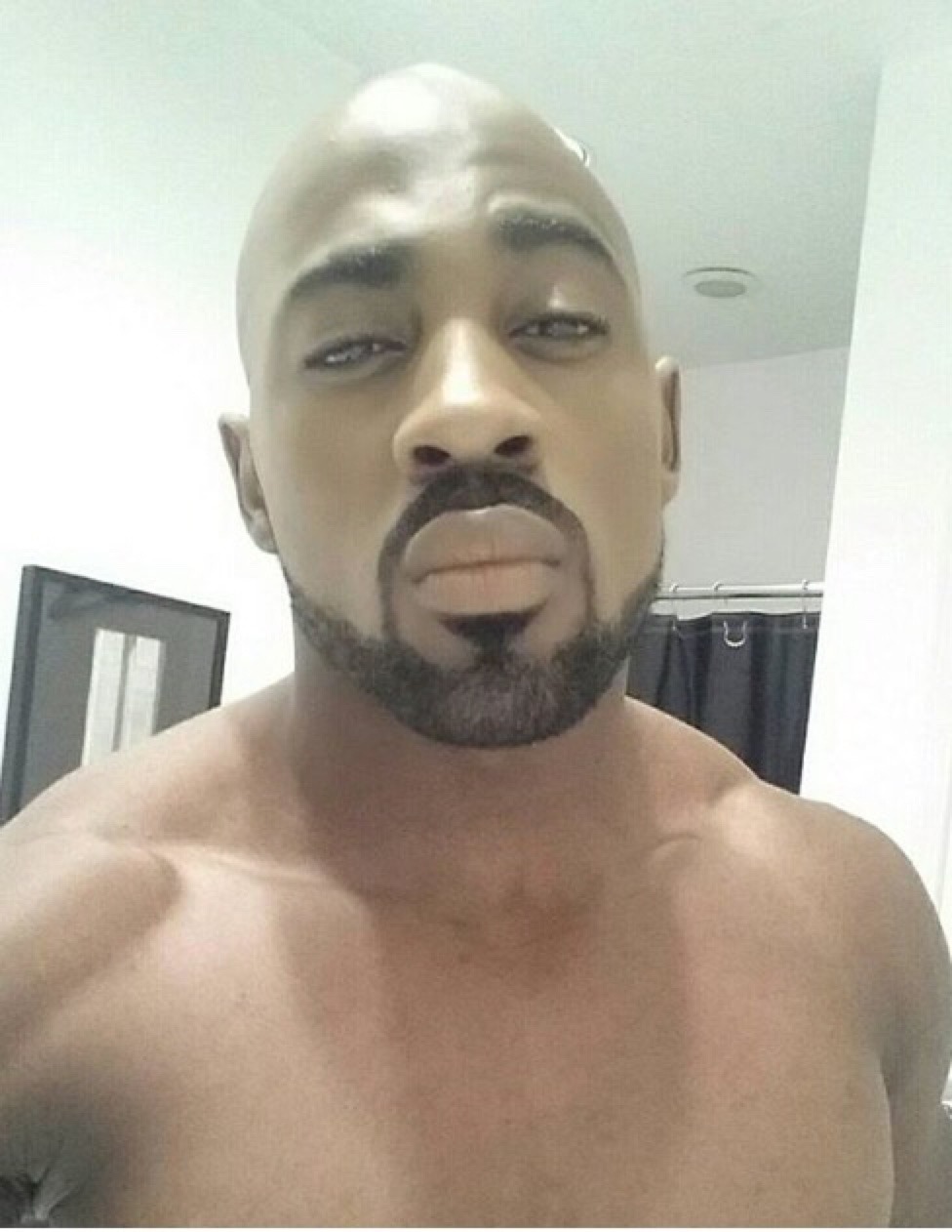 freaknu2:   I need a sexy man to workout with…    《Steaming hot vids, gifs, pics__follow: