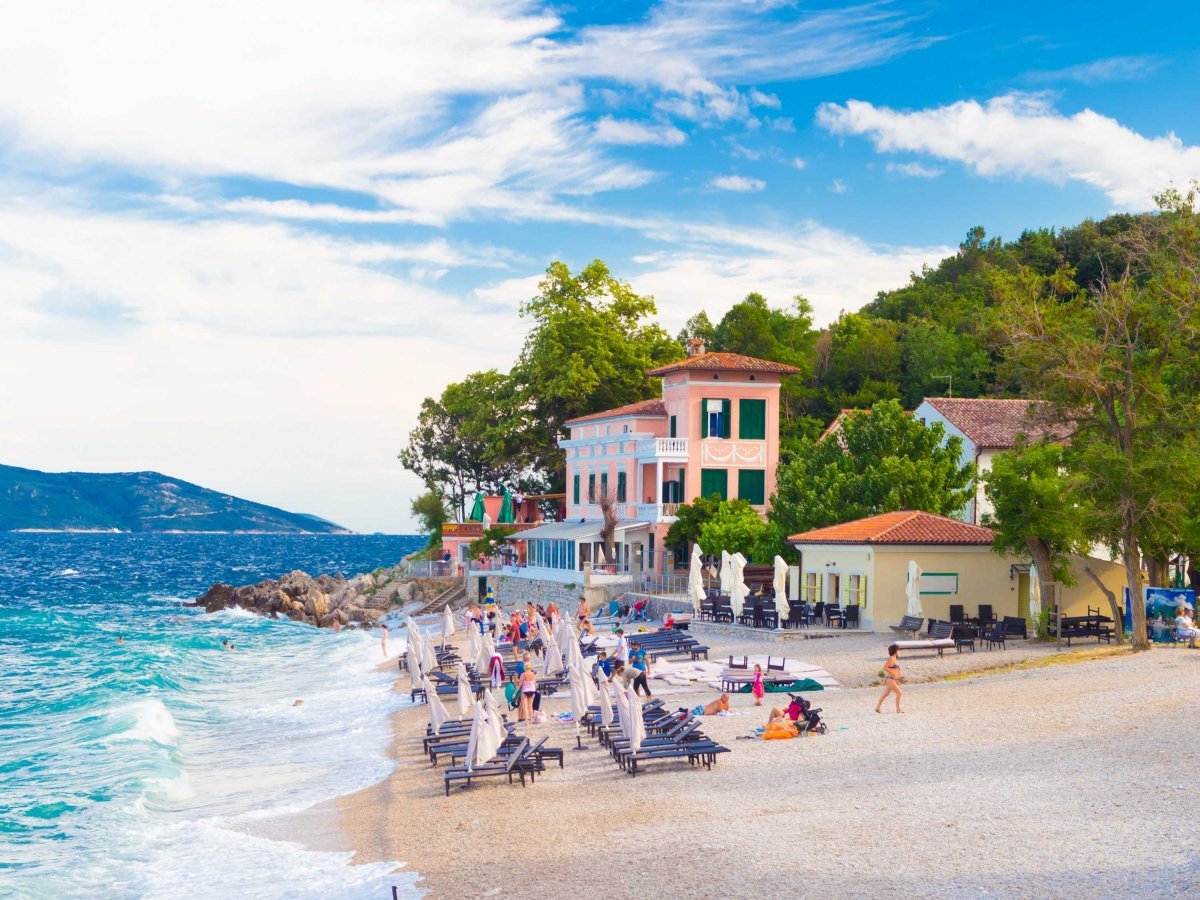 businessinsider:  14 gorgeous photos of beaches in CroatiaBecause of its location