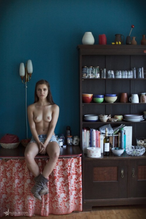 500pxpopularnude:  mel by nujolie , via http://ift.tt/1tcoPI3
