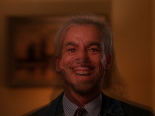 hansolocareer: “He is BOB, eager for fun, he wears a smile, everybody run” Twin Peaks (1990-1991)