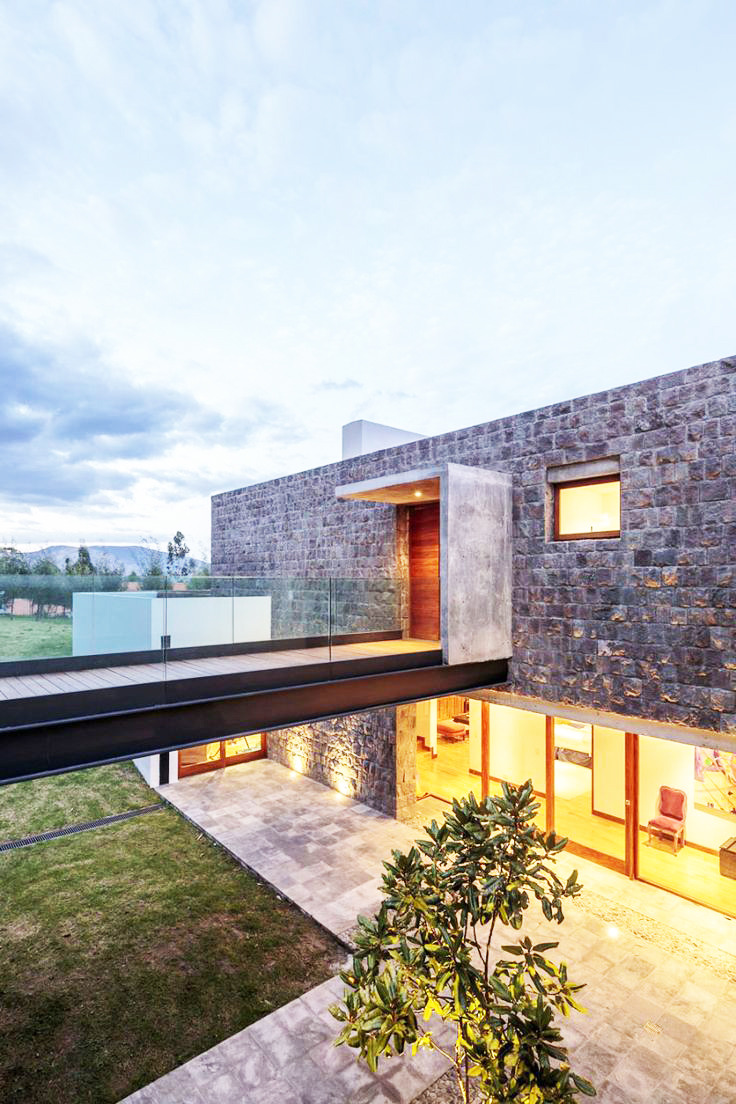 life1nmotion:  Quito-based architectural firm Diez + Muller Arquitectos has designed