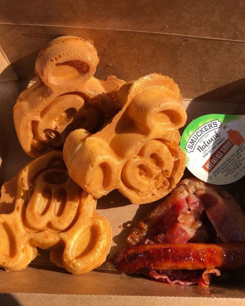 Final Day (10/5) - Mickey Waffle breakfast at #EverythingPop, #DisneySprings, and #BooBash. A great 