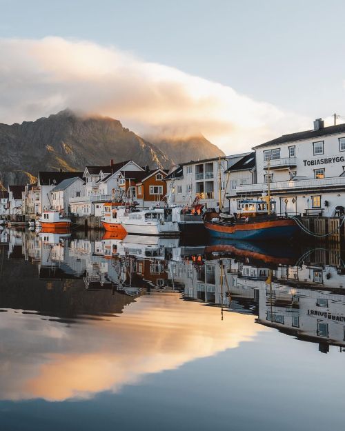 masikzeekoo: utwo: Lofoten Norway© J. Wittibschlager