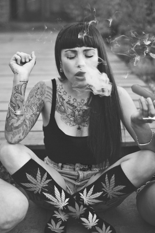 talenasuicide:  Violetrose by me for cannabiscorp 