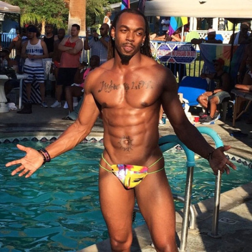 seeker310:  klabbe:  Dz    Kings  hot!! Follow my Bros blogs. Reblog     Sexy brother mmm