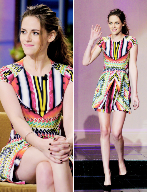 kristensource:  FAVOURITE CELEBRITY MEME:   [4/5] Outfits  
