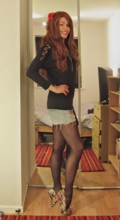sissydonna: missdaniels1990: Saturday night boredom led me to do a bit of the old dressin’ up&
