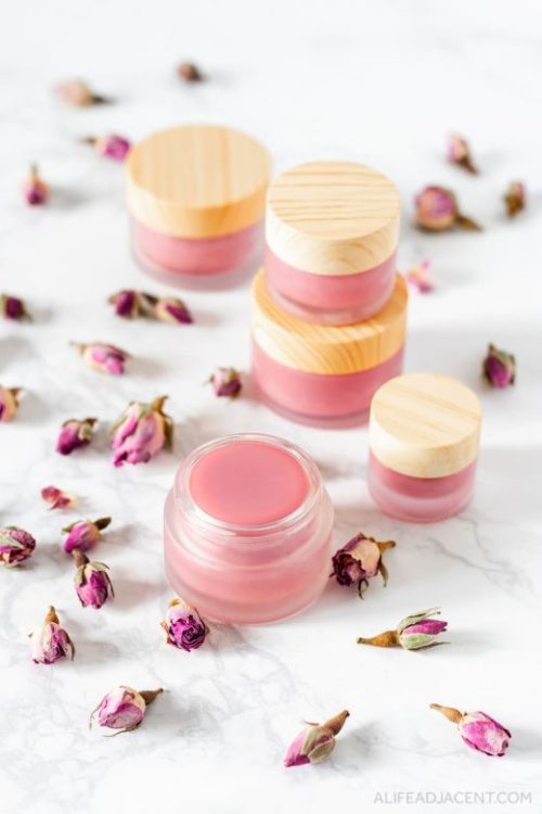 sew-much-to-do:DIY Rose Lip Balm✖✖✖✖✖✖✖✖sew-much-to-do: a visual collection of sewing tutorials/patt