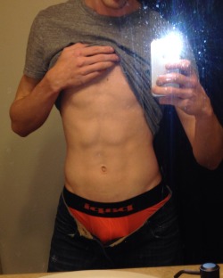 waistbandboy:  bored at home - decided to show off a little ;)  You, my friend, should definitely show off more often! Nice selfie!!