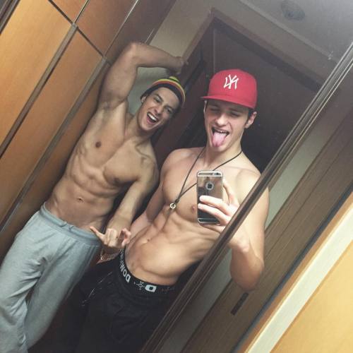 closetbros: bromancingbros: How it begins and ends. Starts with shirtless selfies (for play) ends w