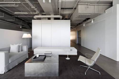 leibal: The Agency is a minimalist space located in Sydney, Australia, designed by Redgen Mathieson.