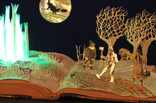 Wizard of Oz book sculpture. www.daysfalllikeleaves.com